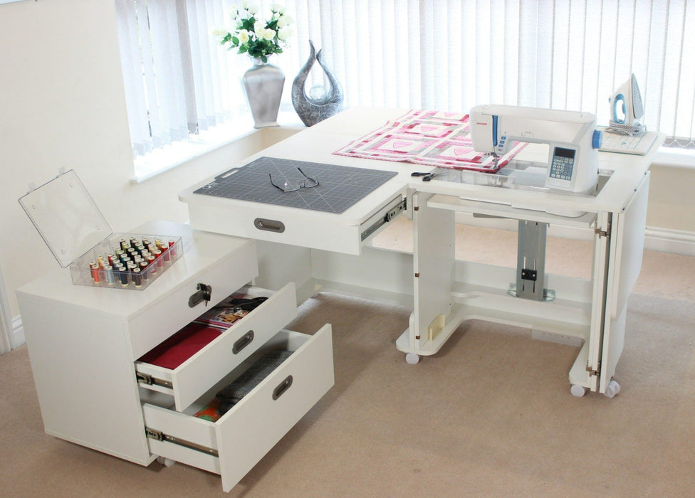 Horn Super Q MK2 cabinet, special offer Free Chair! from Jaycotts Sewing Supplies