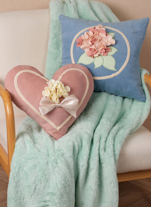 McCall's sewing pattern 8573 Pillows from Jaycotts Sewing Supplies