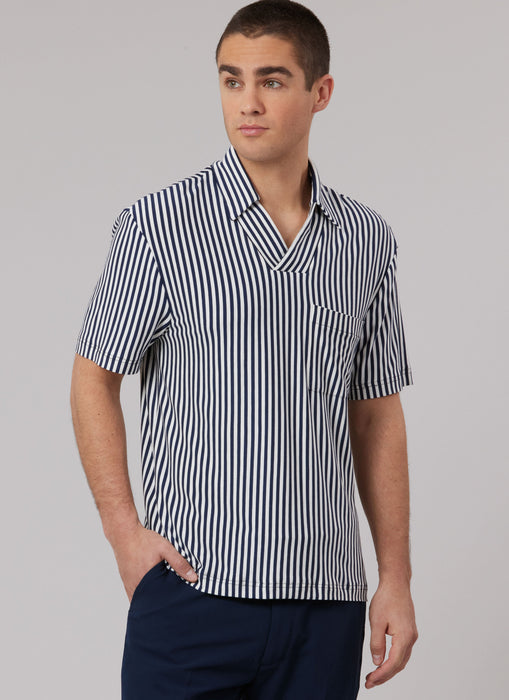 McCall's Sewing Pattern 8589 Men's Top with Sleeve Variations from Jaycotts Sewing Supplies