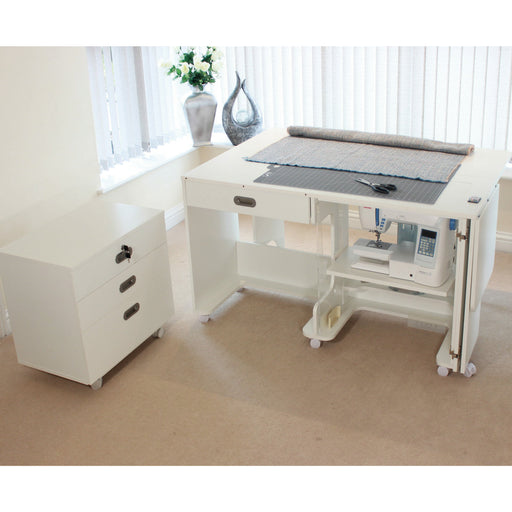 Horn Super Q MK2 cabinet, special offer Free Chair! from Jaycotts Sewing Supplies