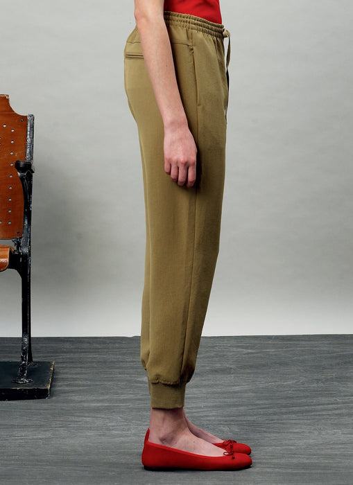 Vogue Pattern 8909 Misses' Pants | Very Easy from Jaycotts Sewing Supplies
