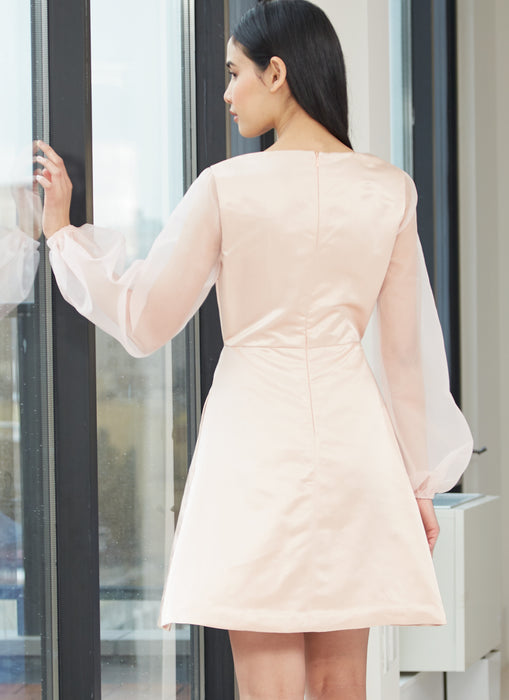 M7832 Misses' Dresses Sewing Pattern from Jaycotts Sewing Supplies