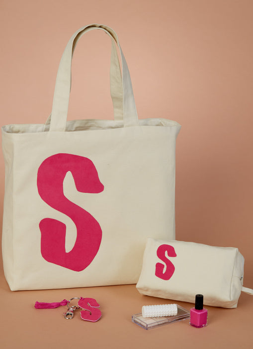 McCall's sewing pattern 8233 Tote, Zipper Case and Key Ring from Jaycotts Sewing Supplies