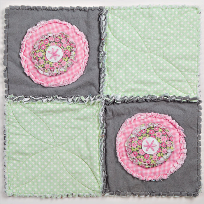 Simplicity Pattern  8902 Make quilts (102cm x 127cm) in three styles from Jaycotts Sewing Supplies
