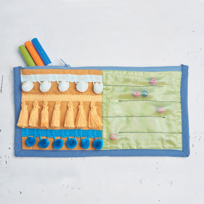 Simplicity pattern 9575 Fidget Pages, Quilt, Zipper Case and Key Fob from Jaycotts Sewing Supplies
