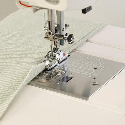 Janome Hemmer Feet Set - 4mm & 6mm from Jaycotts Sewing Supplies